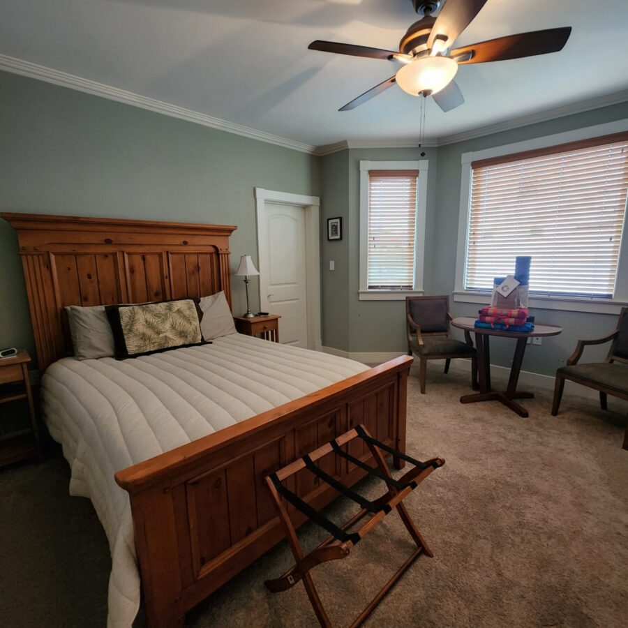 Queen Suite with Luxury Bath August 29 2025