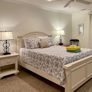 Queen with Shared Bath - Ocean View